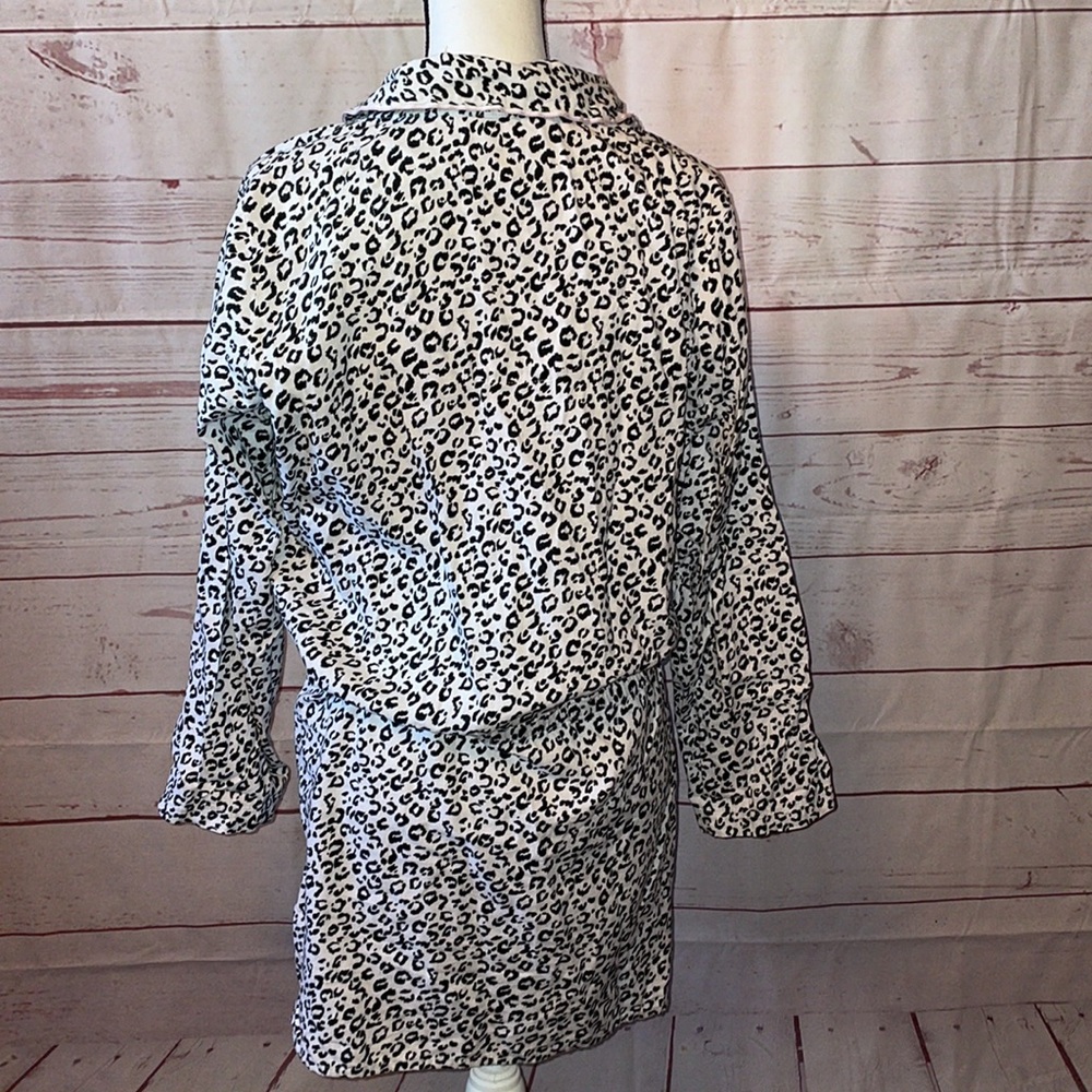 **SOLD ON MARKETPLACE ❤️Soft and sexy Victoria’s Secret cotton robe - Picture 6 of 10